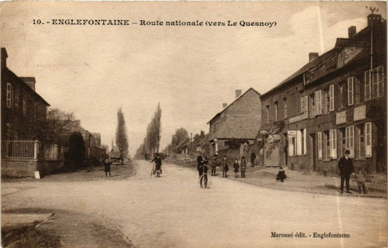 Carte postale ancienne Englefontaine Route Nationale vers le Quesnoy
