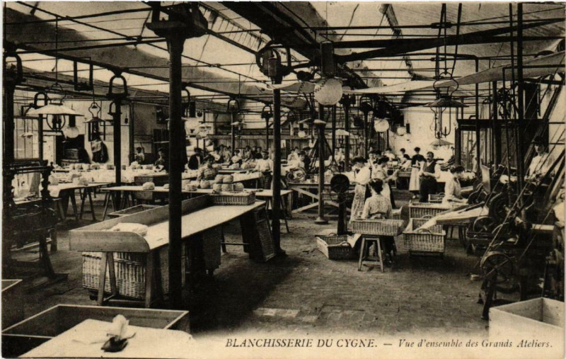 Carte postale ancienne Beauvais Blanchisserie du Cygne Vue d'ensemble es Grands Ateliers à Beauvais