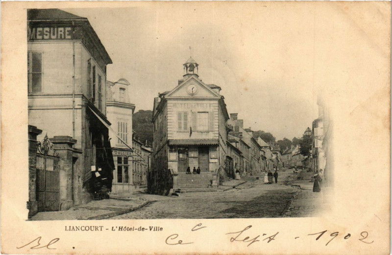 Carte postale ancienne Liancourt-L'Hotel de Ville à Ville