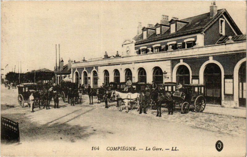 Carte postale ancienne Compiegne-La Gare à Compiègne