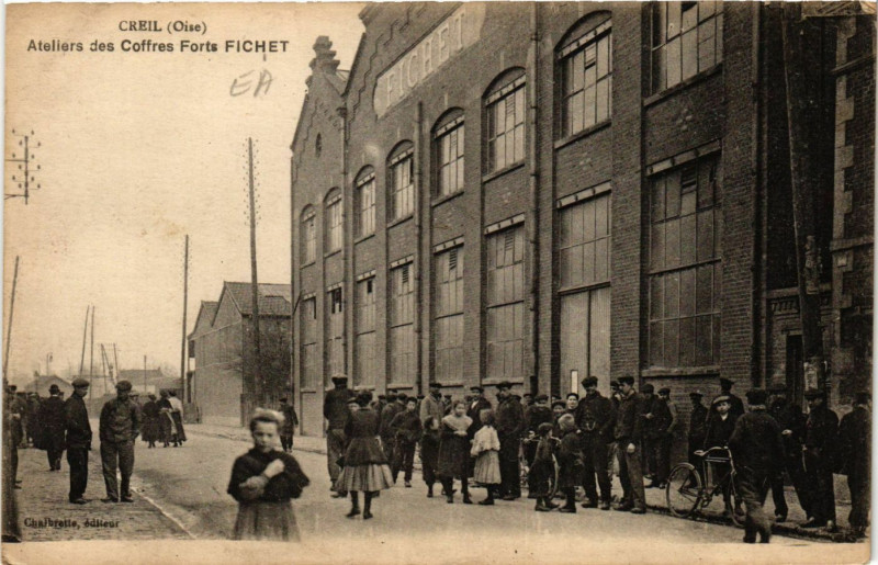 Carte postale ancienne Creil-Ateliers des Coffres Forts Fichet à Creil