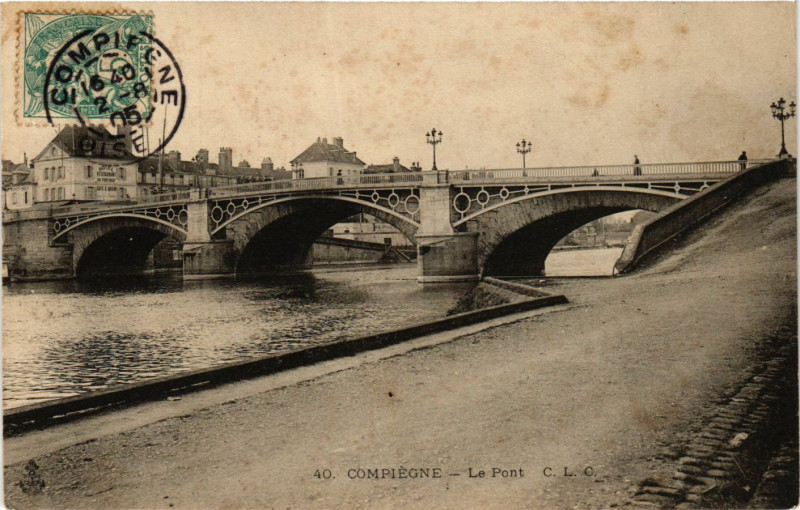 Carte postale ancienne Compiegne-Le Pont à Compiègne
