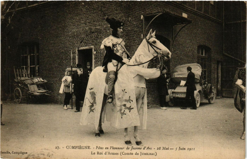 Carte postale ancienne Compiegne-Fetes en l'honneur de Jeanne d'Arc-Le Roi d'Armes à Compiègne