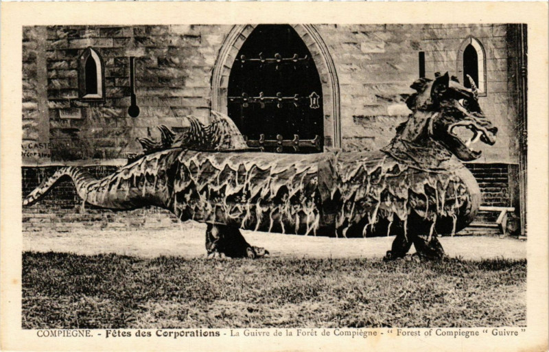 Carte postale ancienne Compiegne-Fetes des Corporations Guivre de Foret de Compiegne à Compiègne