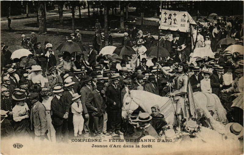 Carte postale ancienne Compiegne-Fetes de Jeanne d'Arc Jeanne d'Arc dans la foret à Compiègne