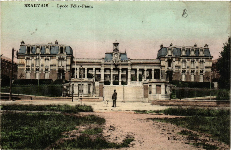 Carte postale ancienne Beauvais-Lycée Felix-Faure à Beauvais
