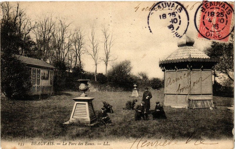 Carte postale ancienne Beauvais-Le Parc des Eaux à Beauvais