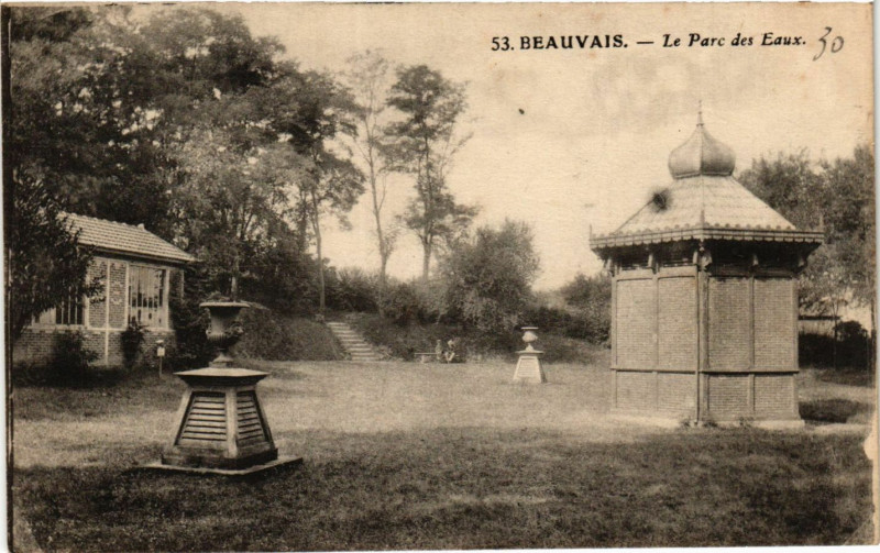 Carte postale ancienne Beauvais-Le Parc des Eaux à Beauvais