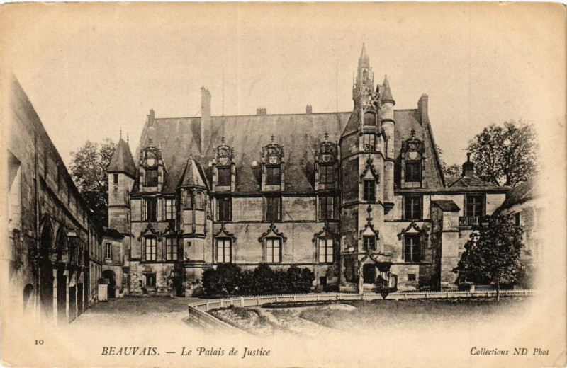 Carte postale ancienne Beauvais-Le Palais de Justice à Beauvais