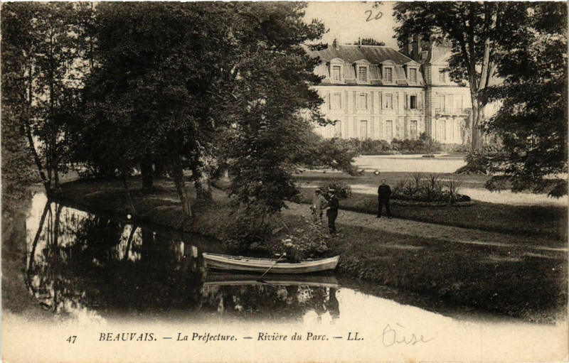 Carte postale ancienne Beauvais-La Prefecture Riviere du Parc à Beauvais