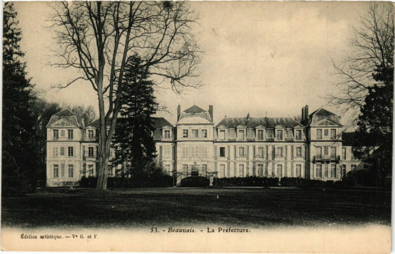 Carte postale ancienne Beauvais-La Prefecture à Beauvais
