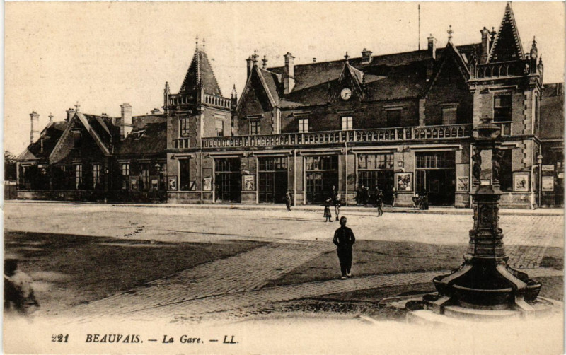 Carte postale ancienne Beauvais-La Gare à Beauvais