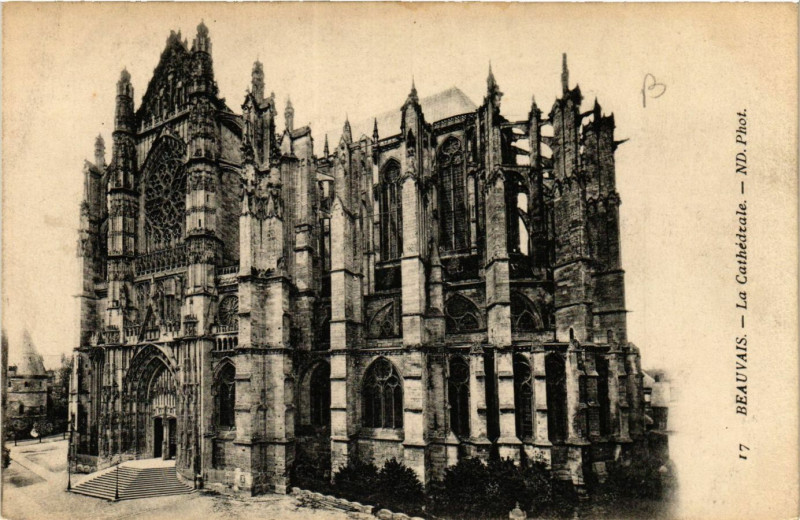 Carte postale ancienne Beauvais-La Cathedrale à Beauvais