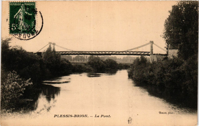 Carte postale ancienne Plessis-Brion Le Pont