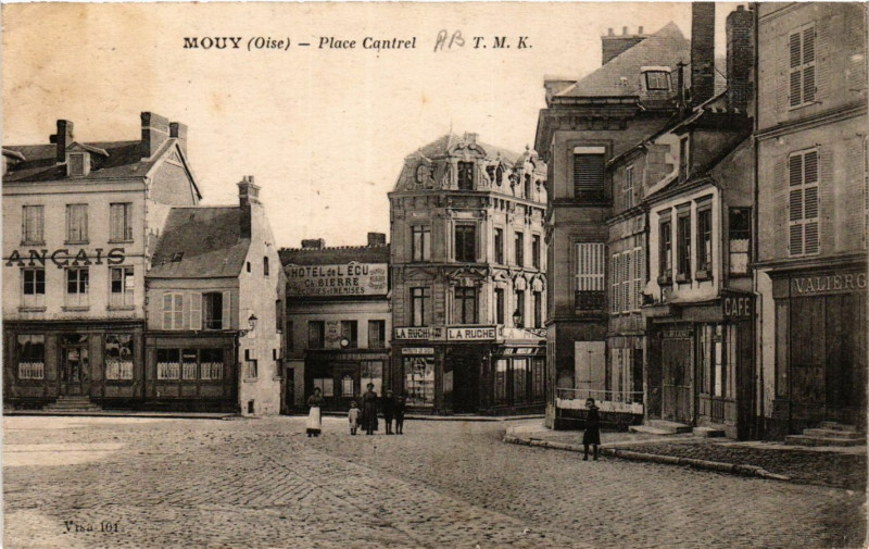 Carte postale ancienne Mouy-Place Cantrel à Mouy