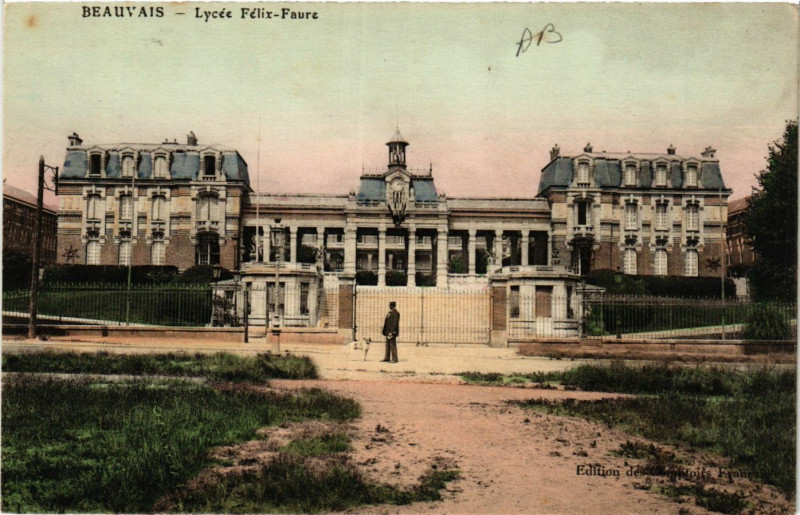 Carte postale ancienne Beauvais-Lycée Felix Faure à Beauvais