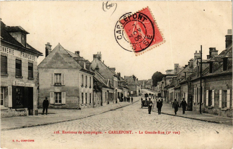 Carte postale ancienne Env. de Compiegne - Carlepont - La Grande-Rue à Compiègne