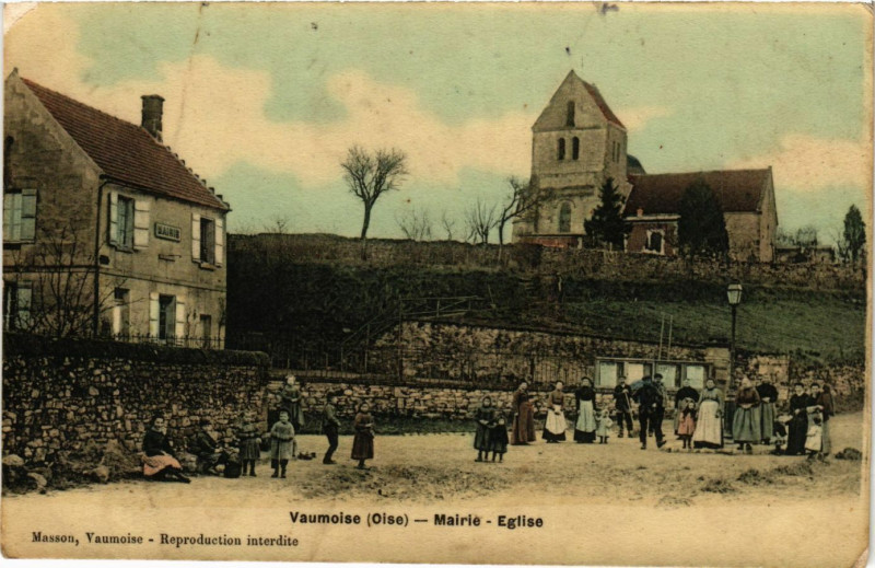 Carte postale ancienne Vaumoise - Mairie - Eglise à Vaumoise