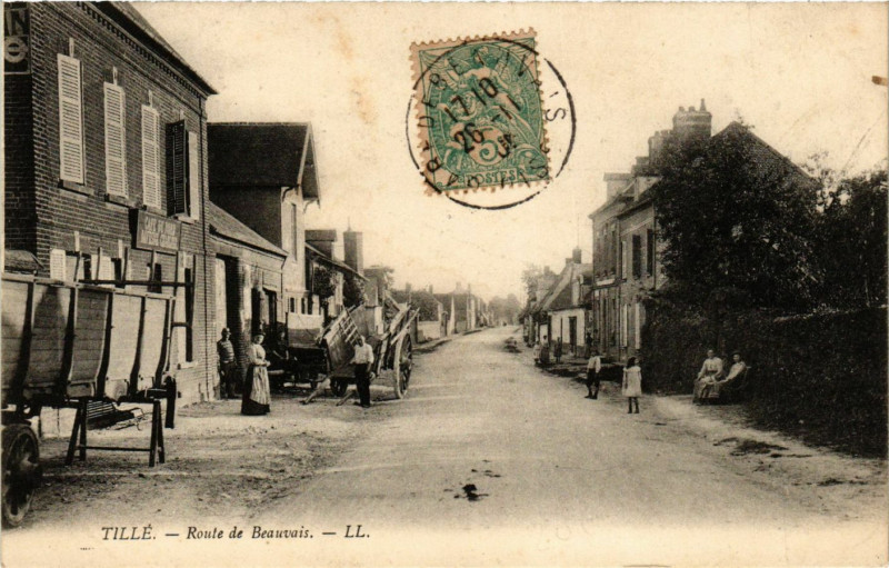 Carte postale ancienne Tille - Route de Beauvais à Tillé