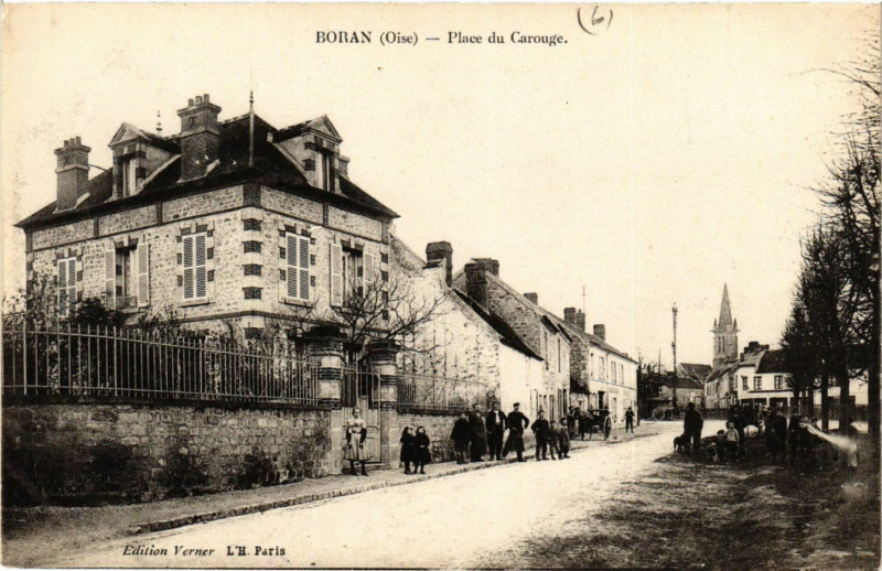 Carte postale ancienne Boran - Place du Carouge