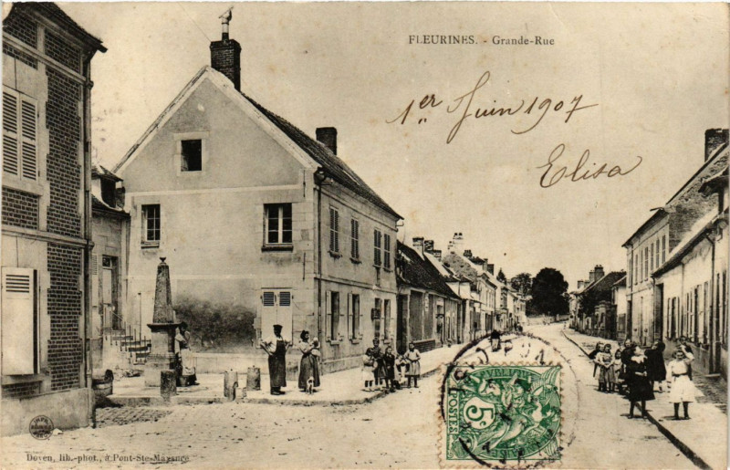 Carte postale ancienne Fleurines - Grande-Rue à Fleurines