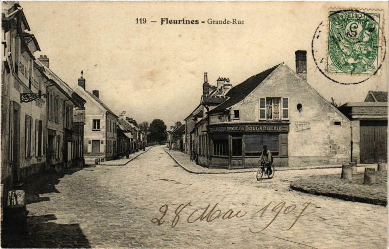 Carte postale ancienne Fleurines - Grande-Rue à Fleurines