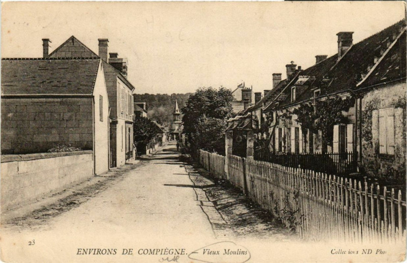 Carte postale ancienne Vieux Moulins à Vieux-Moulin