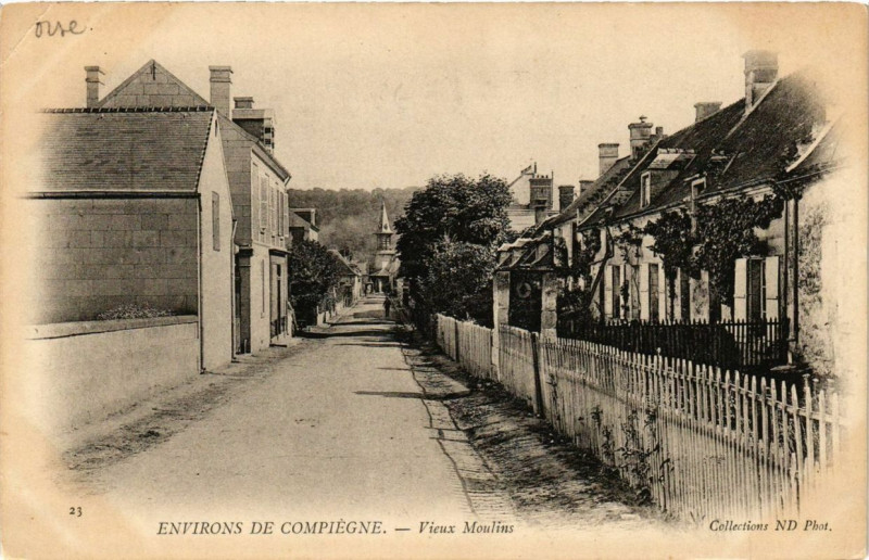 Carte postale ancienne Vieux Moulins à Vieux-Moulin