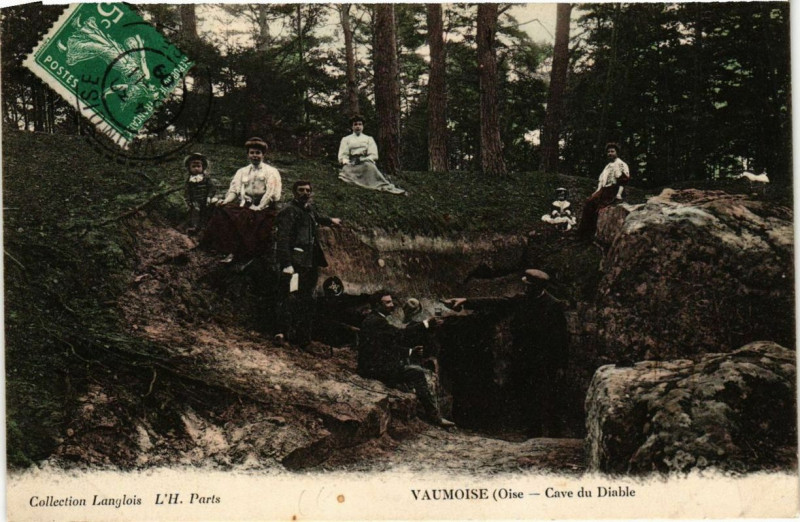 Carte postale ancienne Vaumoise Cave du Diable à Vaumoise