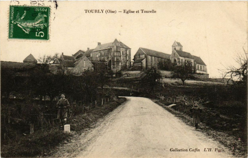 Carte postale ancienne Tourly Eglise et Tourelle à Tourly