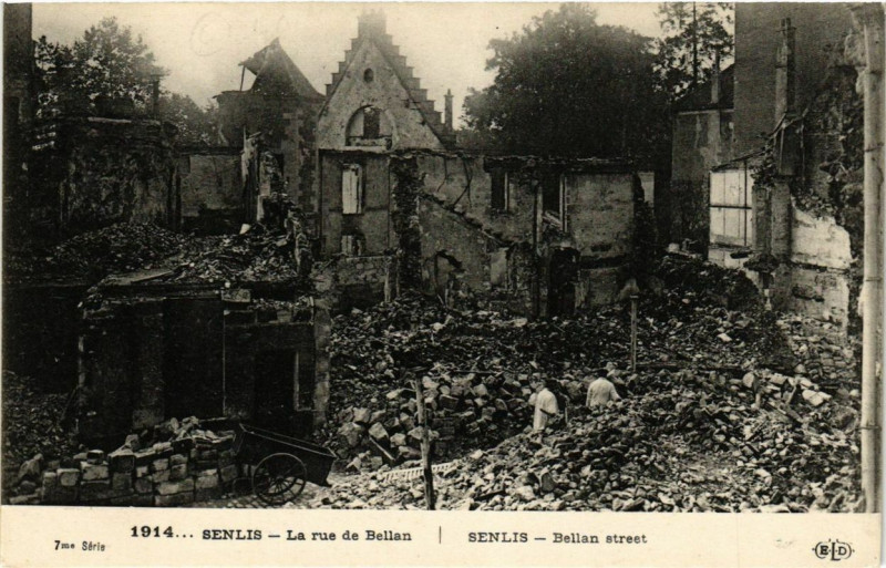 Carte postale ancienne Senlis La rue de Bellan à Senlis