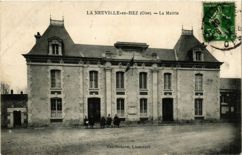 Carte postale ancienne La Neuville-en-Hez La Mairie à La Neuville-en-Hez