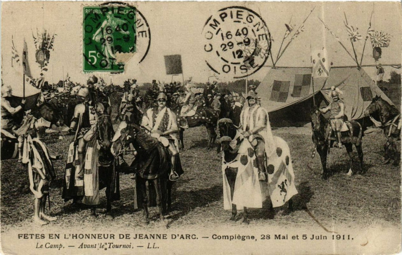 Carte postale ancienne Fetes de Jeanne d'Arc Compiegne Le Camp - Avant le Tournoi à Compiègne