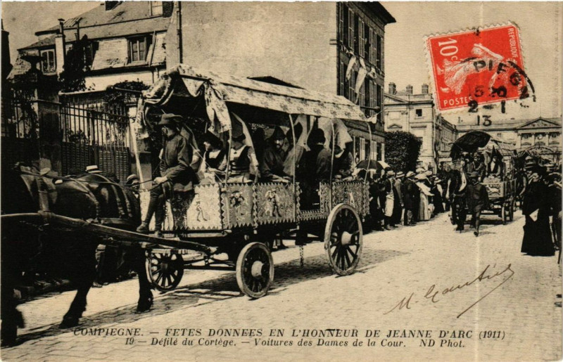 Carte postale ancienne Fetes de Jeanne d'Arc Compiegne Defile du Cortege à Compiègne