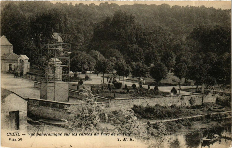 Carte postale ancienne Creil Vue panoramique sur les entrées du Parc de la Ville à Creil