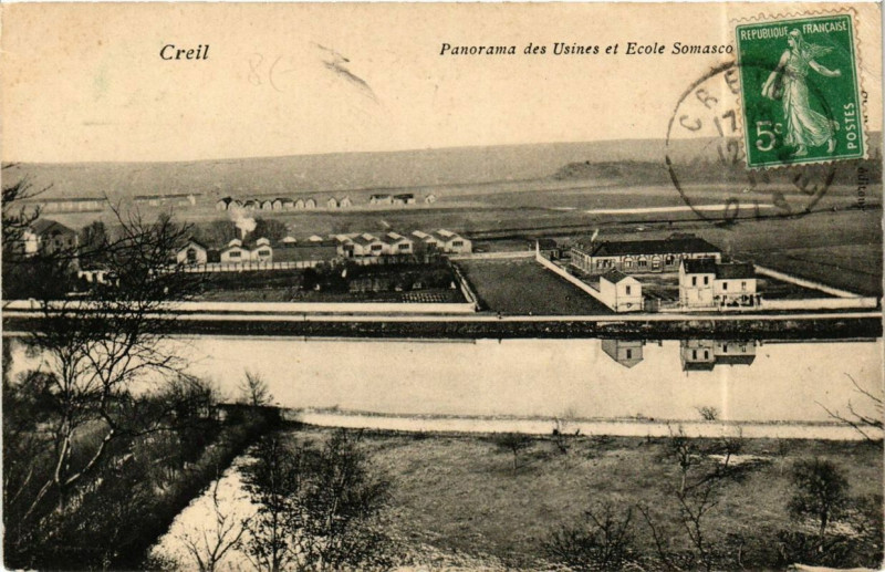 Carte postale ancienne Creil Panorama des Usines et Ecole à Creil