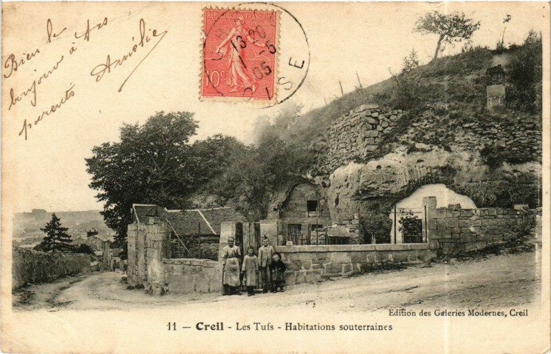 Carte postale ancienne Creil Le Tufs - Habitation souterrain à Creil
