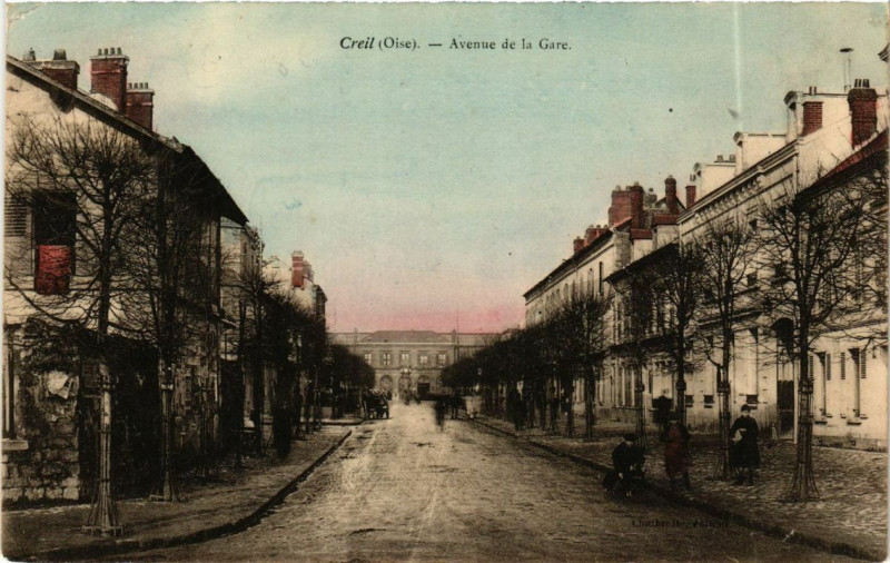 Carte postale ancienne Creil Avenue de la Gare à Creil