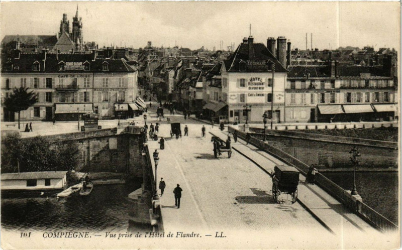 Carte postale ancienne Compiegne vue prise d l'Hotel de Flandre à Compiègne
