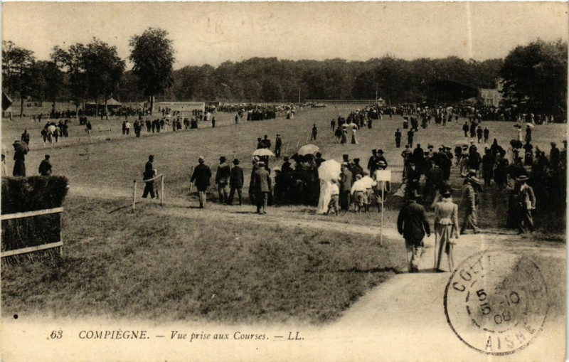 Carte postale ancienne Compiegne Vue prise aux Courses à Compiègne
