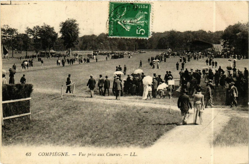 Carte postale ancienne Compiegne Vue prise aux Courses à Compiègne
