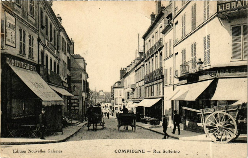 Carte postale ancienne Compiegne Rue Solferino à Compiègne