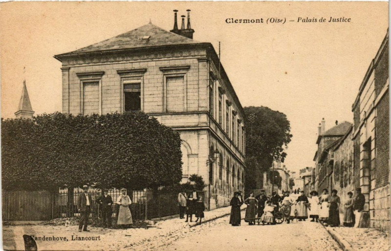 Carte postale ancienne Clermont Palais de Justice à Clermont
