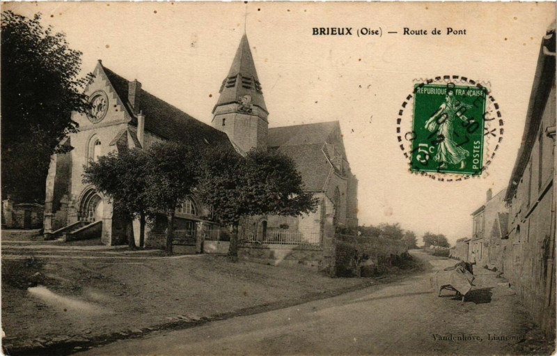 Carte postale ancienne Brieux Route du Pont à Rieux