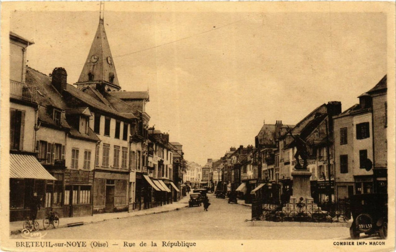 Carte postale ancienne Breteuil-sur-Noye Rue de la Republique à Breteuil