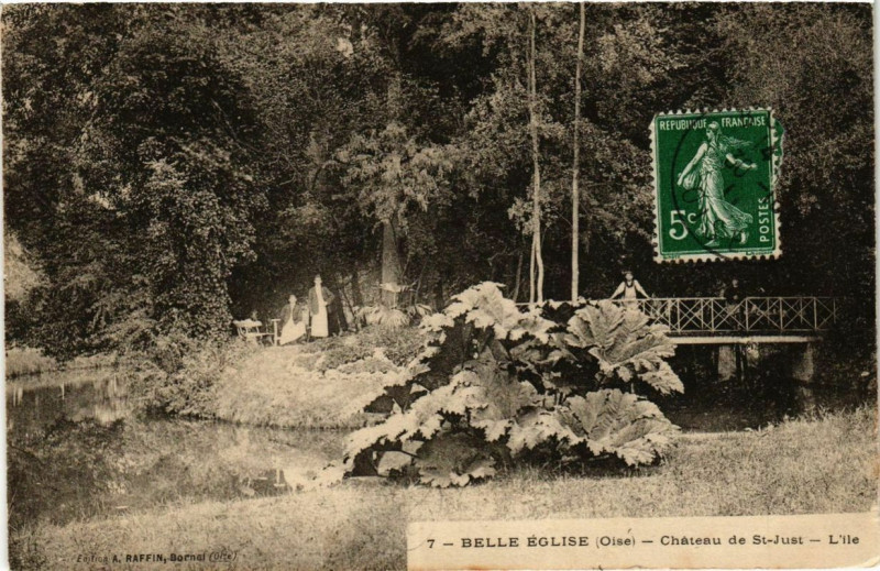 Carte postale ancienne Belle Eglise Chateau de Saint-Just - L'Ile