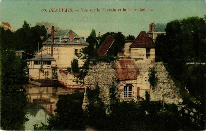 Carte postale ancienne Beauvais Vue sur le Therain et la Tour Boileau à Beauvais