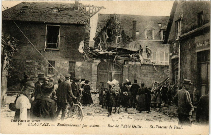 Carte postale ancienne Beauvais Rue de l'Abée Gellée - Saint-Vincent de Paul à Beauvais