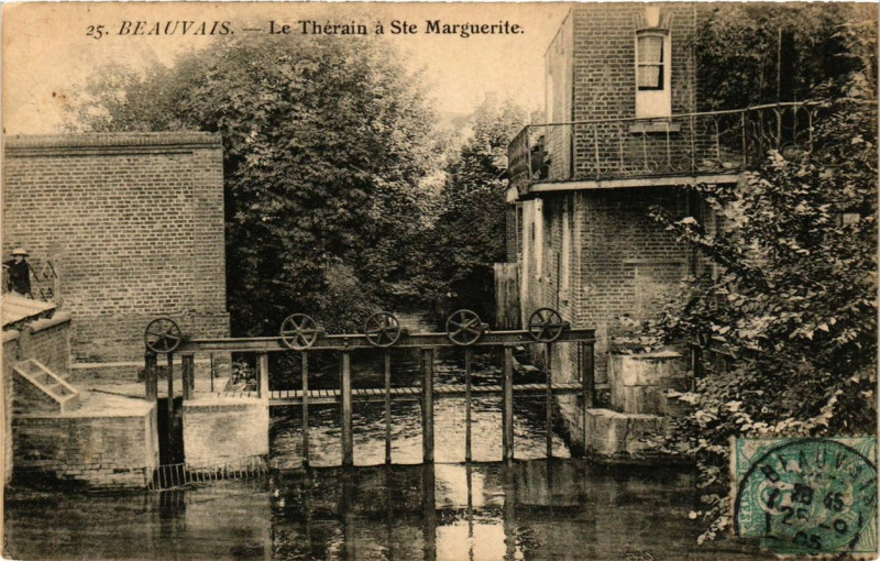 Carte postale ancienne Beauvais Le Therain a Sainte-Marguerite à Beauvais