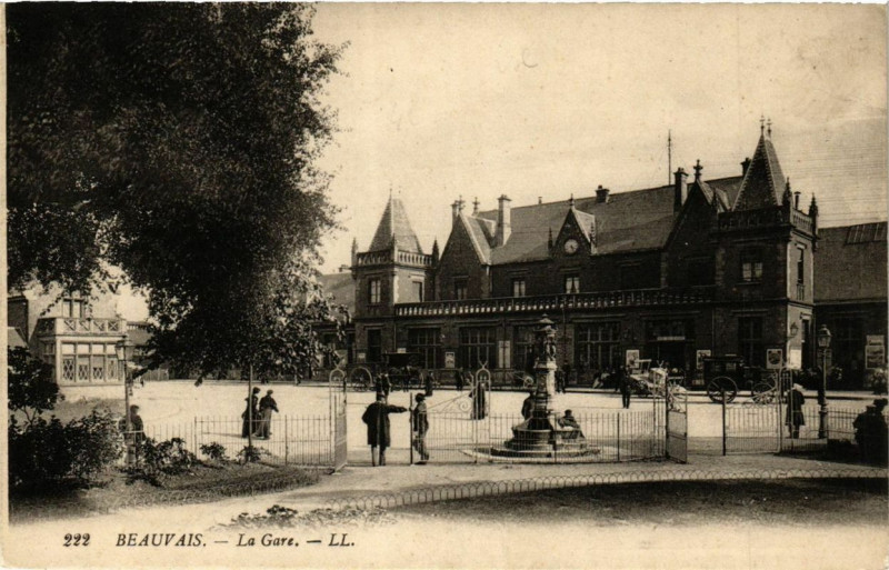 Carte postale ancienne Beauvais La Gare à Beauvais